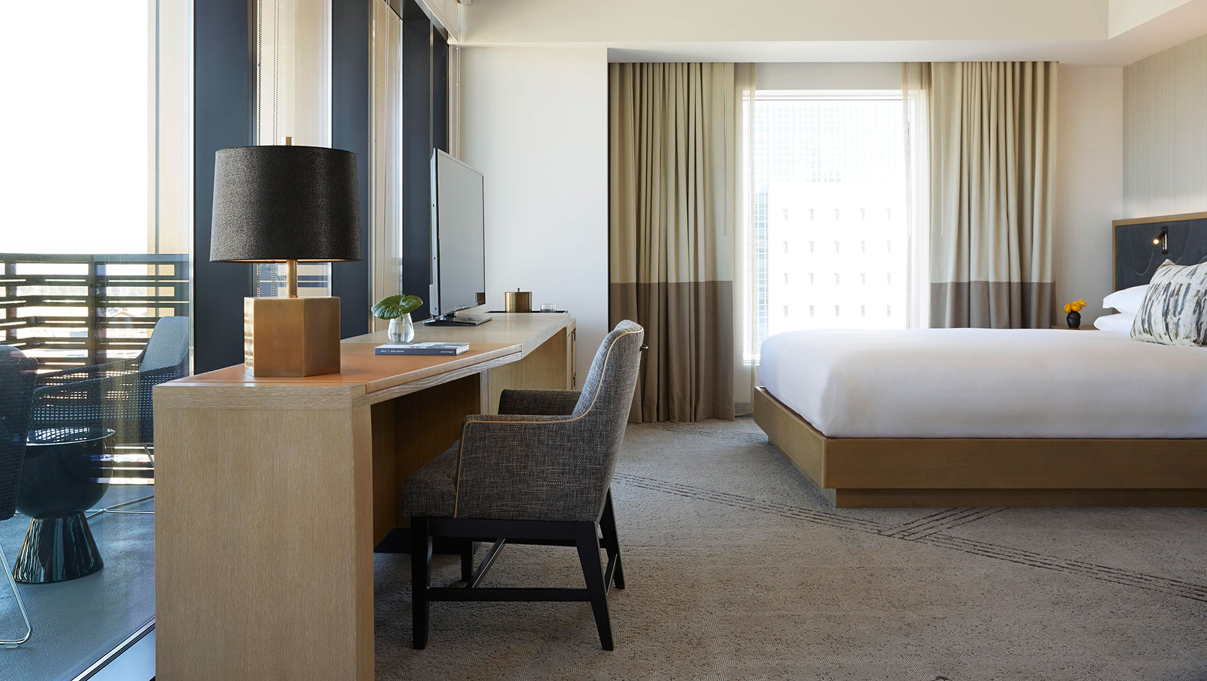 Queen Premium Balcony